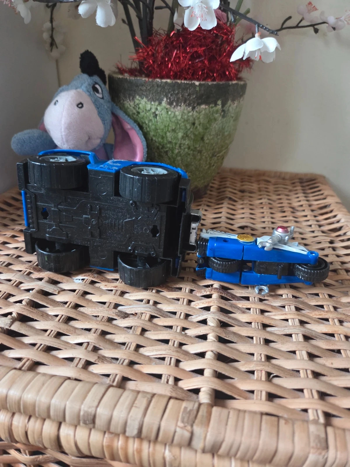 💜Chase car with a small motorcycle – photo 5